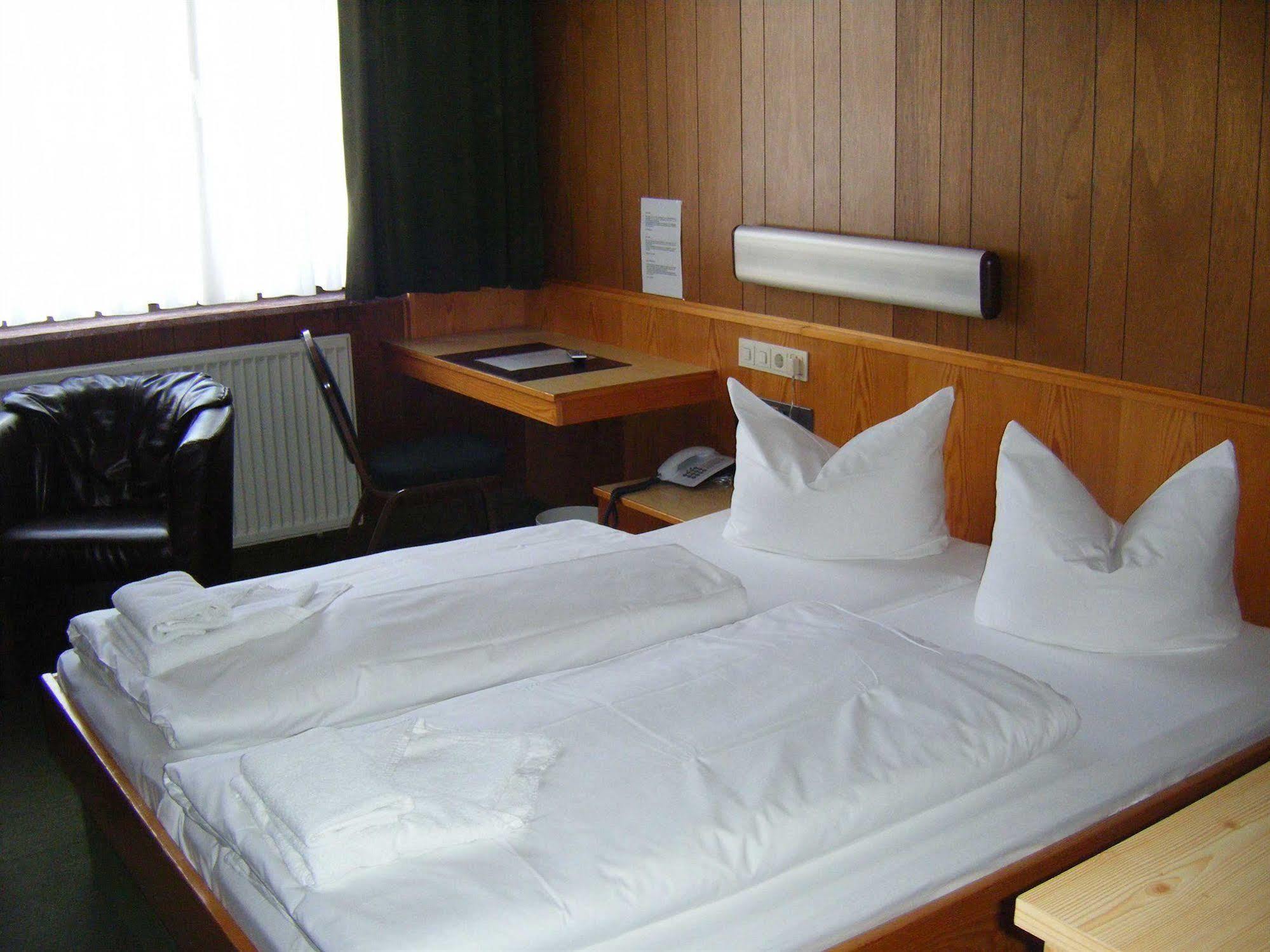 Central-hotel Tegel 2* Berlim